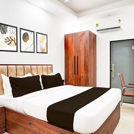 Super Collection O 63 A Noida Hotel ภายนอก รูปภาพ