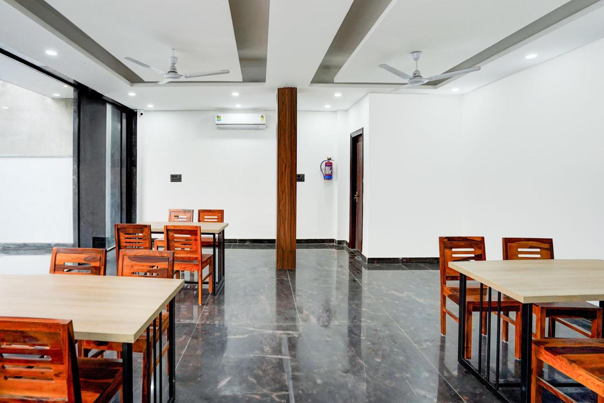 Super Collection O 63 A Noida Hotel ภายนอก รูปภาพ
