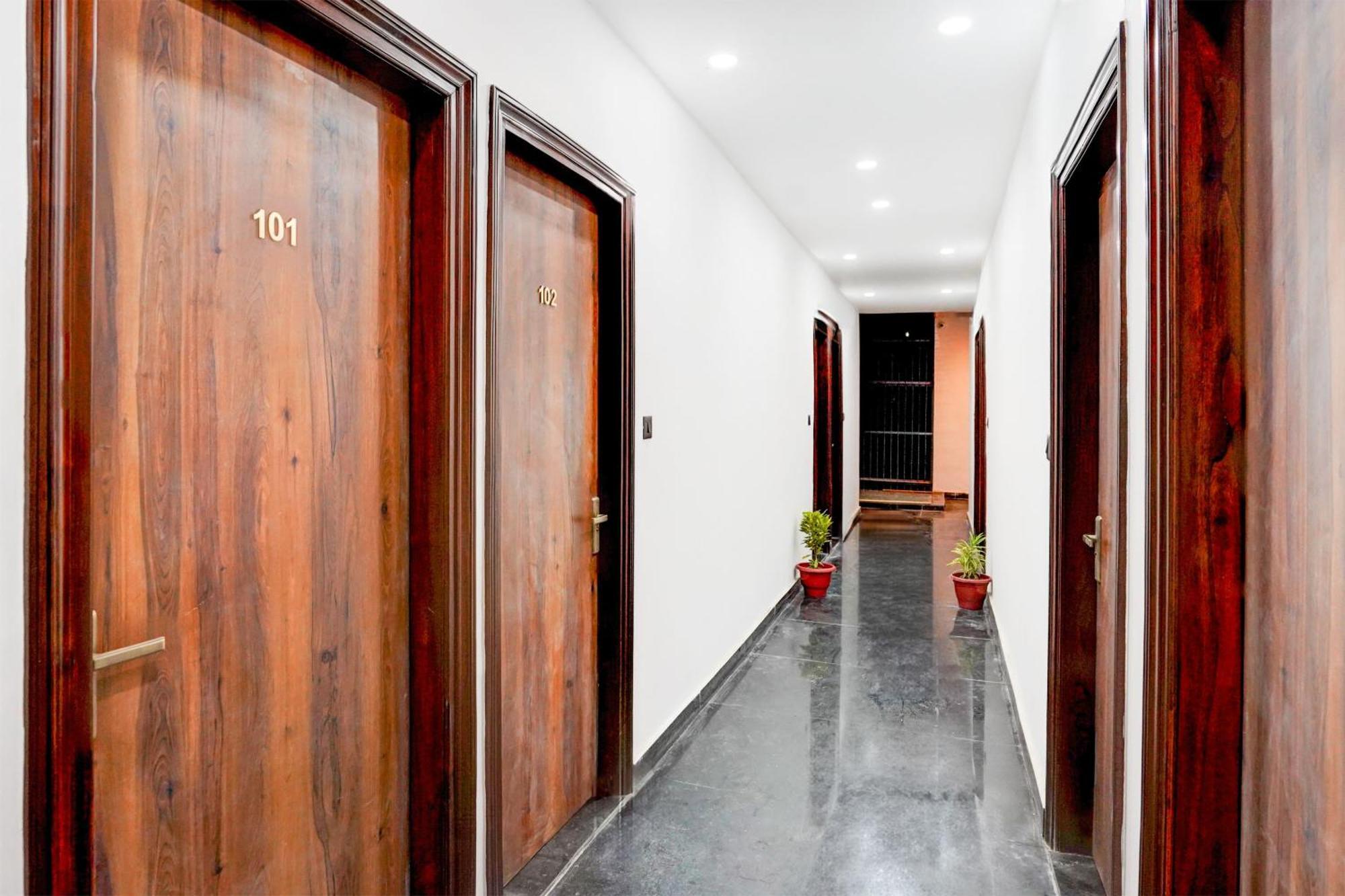 Super Collection O 63 A Noida Hotel ภายนอก รูปภาพ