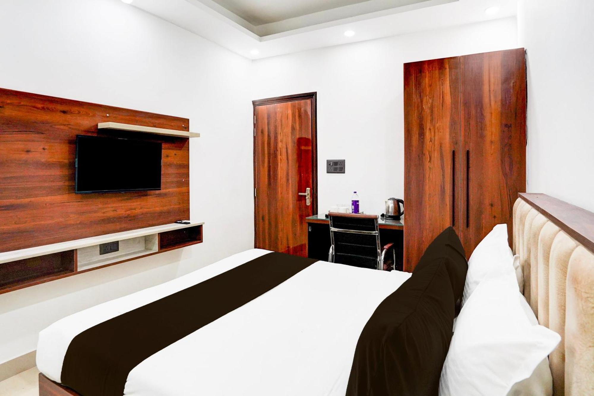 Super Collection O 63 A Noida Hotel ภายนอก รูปภาพ